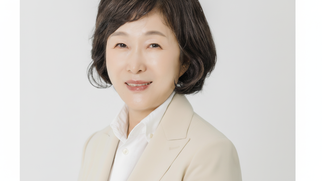 미소 짓는 오세희 더불어민주당 의원의 인물사진